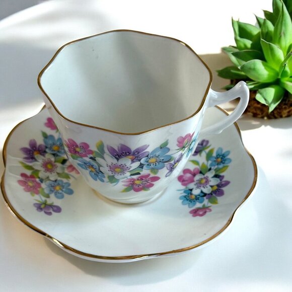 Vintage Crown Mark Bone China Tea Cup & Saucer Blue Floral Made In England - Picture 2 of 12